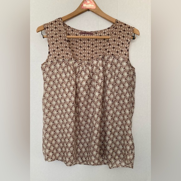 Velvet EUC Size P (Small) 100% Silk Geometric Floral Top - Picture 1 of 7